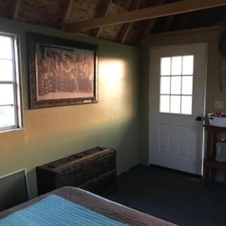 Montana Old West Cabins Guest House Babb Exterior photo